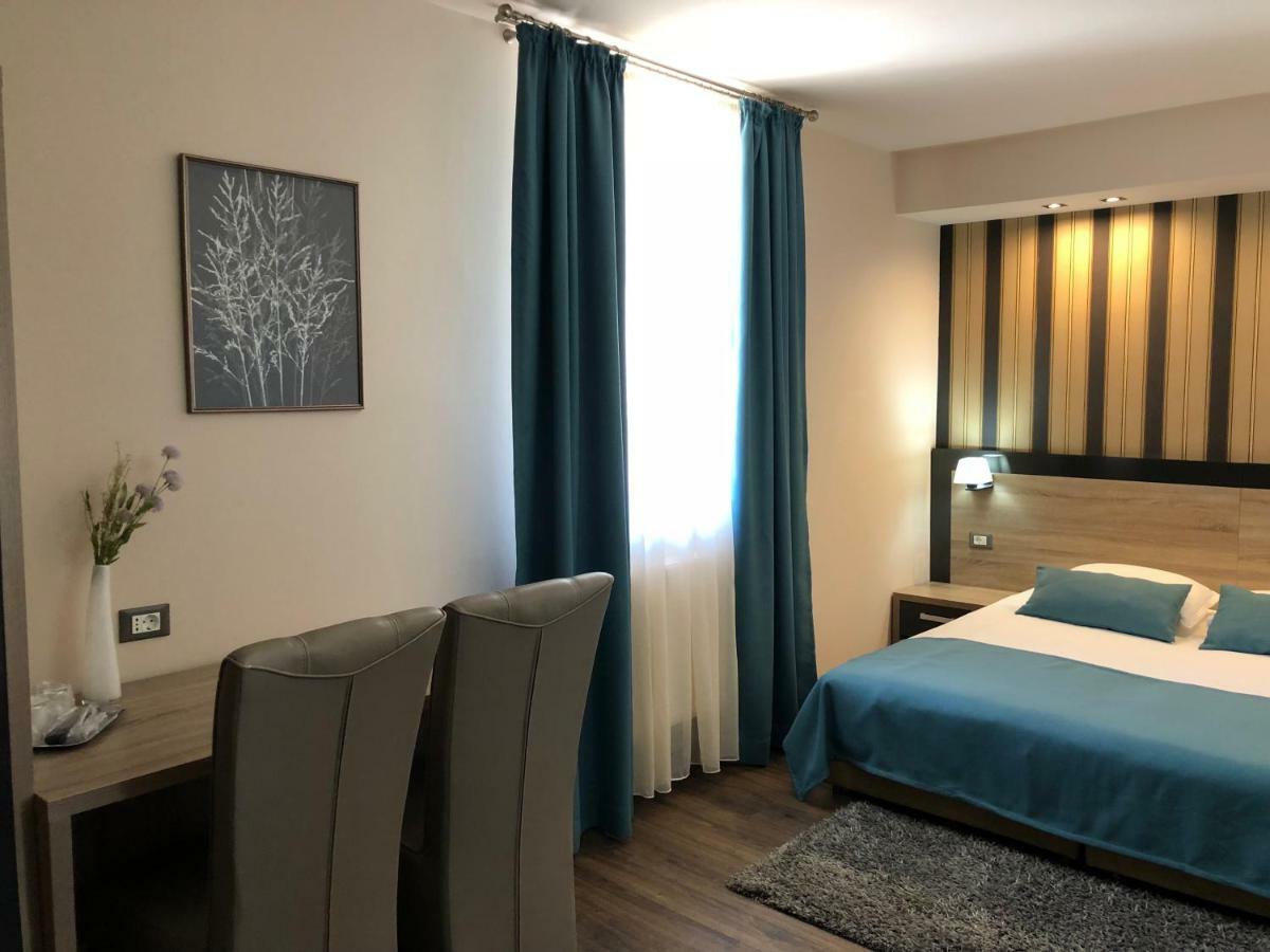 Pensiunea Lido Piatra Neamt Luaran gambar